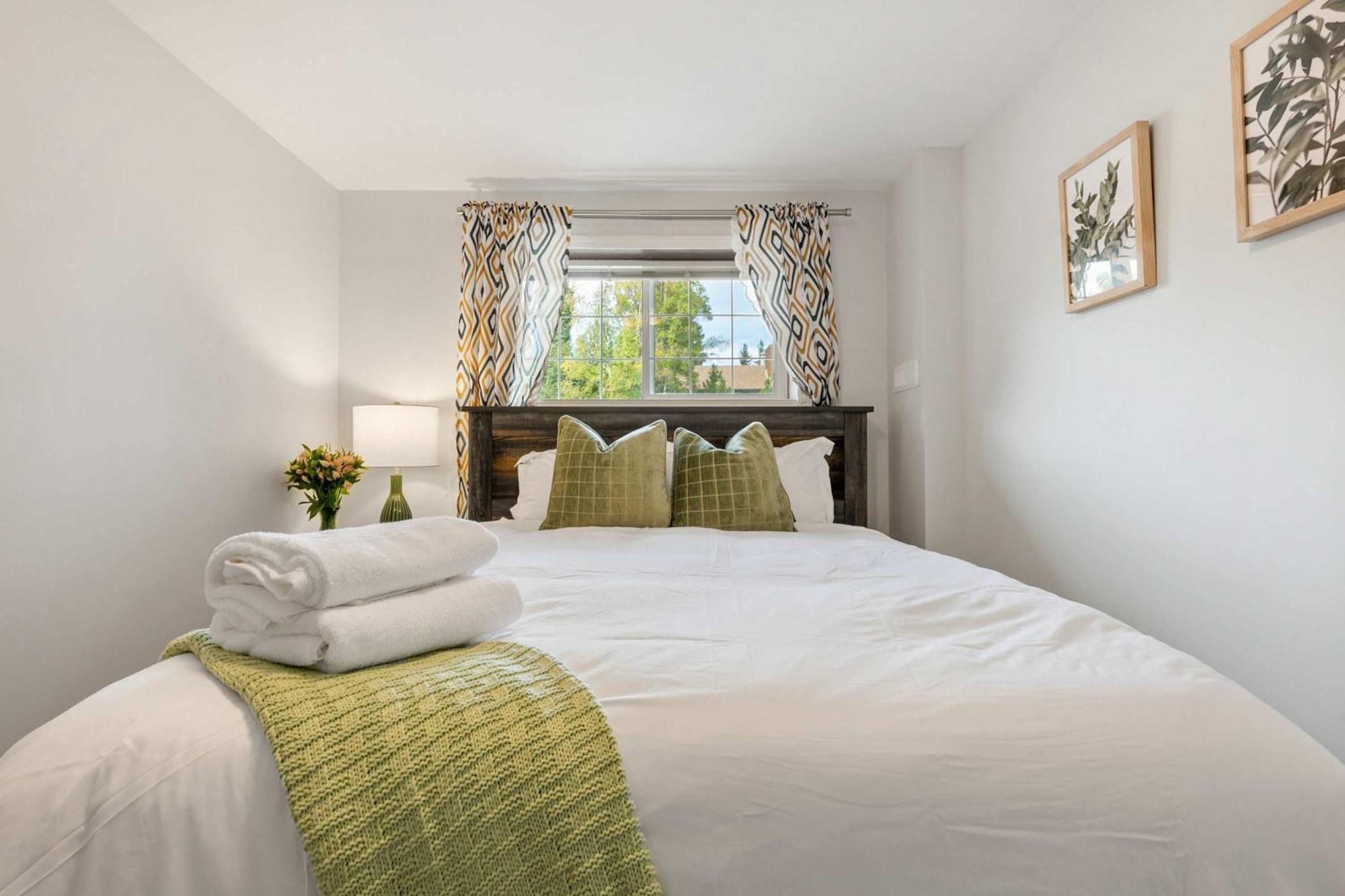 YYC New! Enjoy Yoga Classes! Private 2 Bedroom Suite W Netflix & Banff Pass! Near Championship Golf Course! מראה חיצוני תמונה