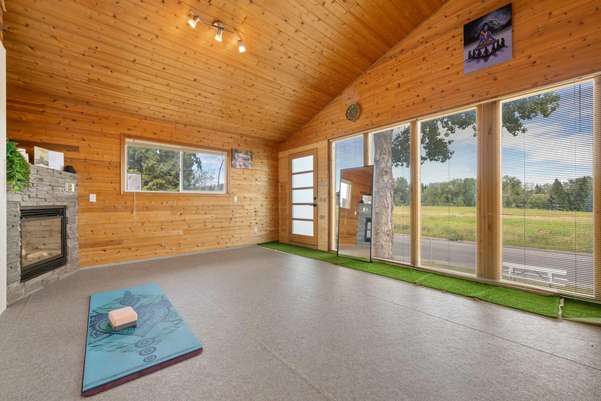 YYC New! Enjoy Yoga Classes! Private 2 Bedroom Suite W Netflix & Banff Pass! Near Championship Golf Course! מראה חיצוני תמונה